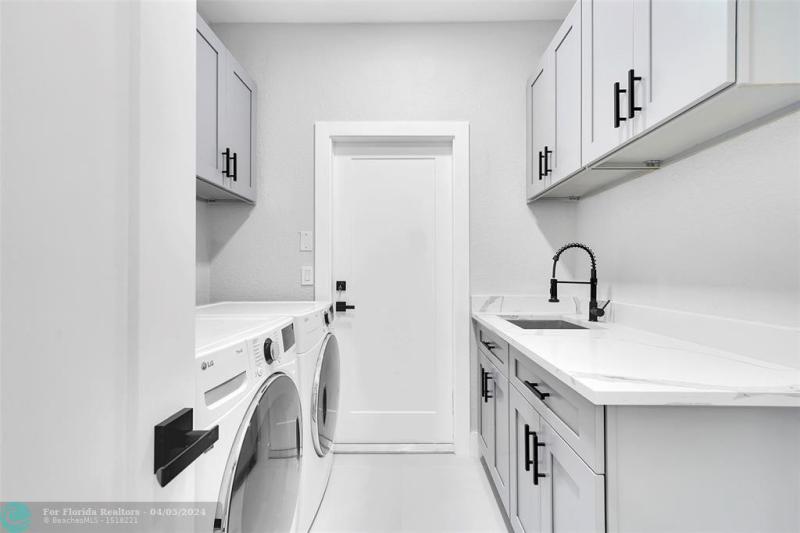  Single Family Homes Photo 36: 7685 NW 47th Dr  Coral Springs,  FL 33067