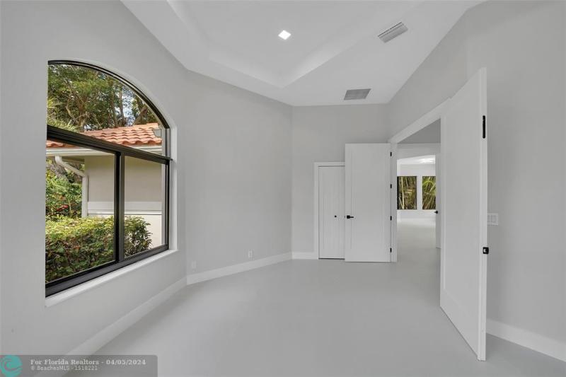  Single Family Homes Photo 9: 7685 NW 47th Dr  Coral Springs,  FL 33067