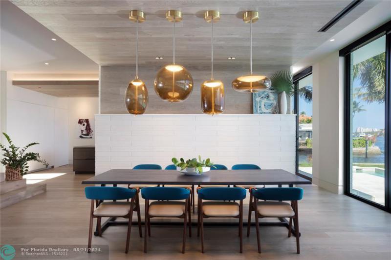  Single Family Homes Photo 12: 516 Mola Ave  Fort Lauderdale,  FL 33301