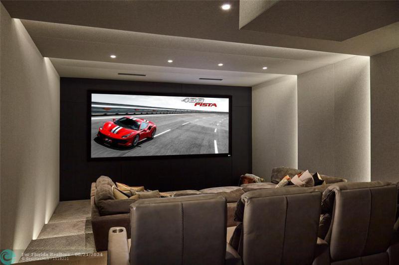  Single Family Homes Photo 19: 516 Mola Ave  Fort Lauderdale,  FL 33301