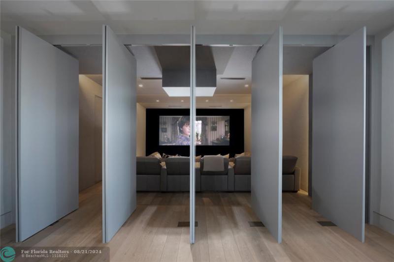  Single Family Homes Photo 20: 516 Mola Ave  Fort Lauderdale,  FL 33301