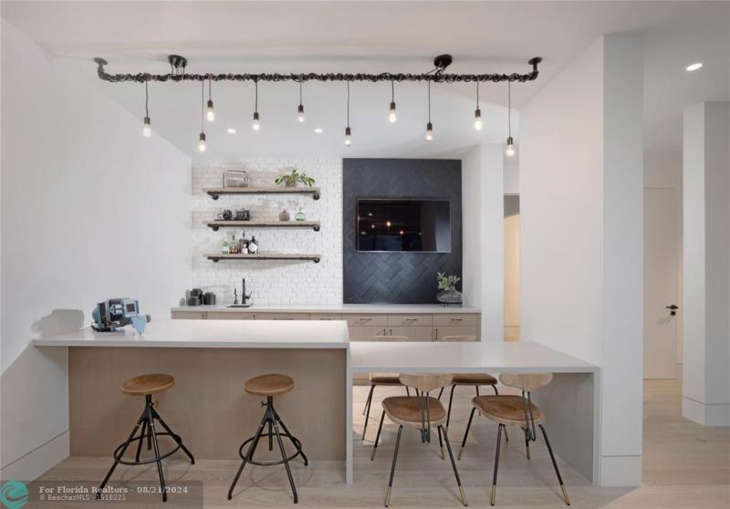  Single Family Homes Photo 21: 516 Mola Ave  Fort Lauderdale,  FL 33301