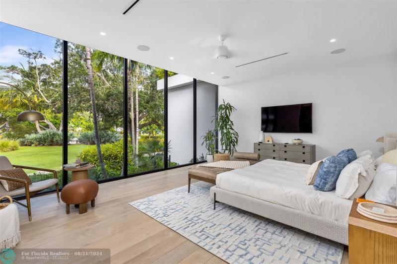  Single Family Homes Photo 23: 516 Mola Ave  Fort Lauderdale,  FL 33301