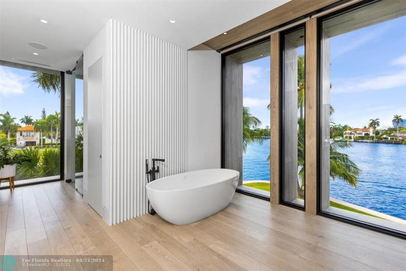  Single Family Homes Photo 28: 516 Mola Ave  Fort Lauderdale,  FL 33301