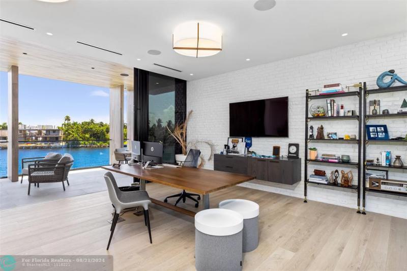  Single Family Homes Photo 34: 516 Mola Ave  Fort Lauderdale,  FL 33301