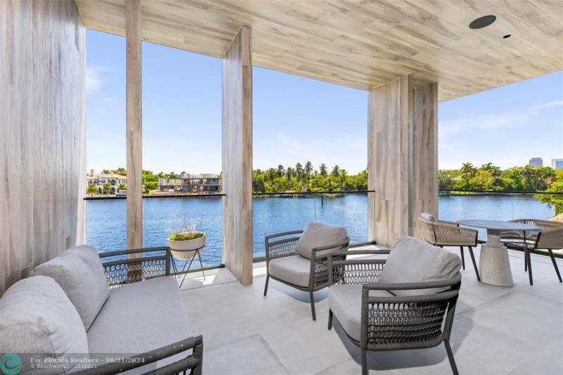  Single Family Homes Photo 35: 516 Mola Ave  Fort Lauderdale,  FL 33301