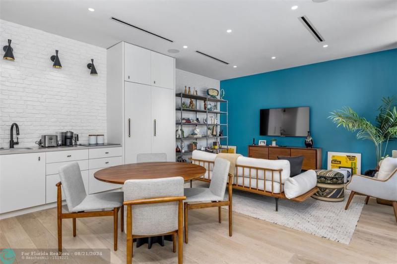  Single Family Homes Photo 38: 516 Mola Ave  Fort Lauderdale,  FL 33301