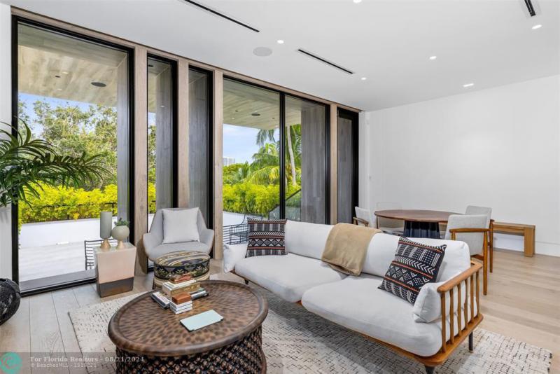  Single Family Homes Photo 39: 516 Mola Ave  Fort Lauderdale,  FL 33301