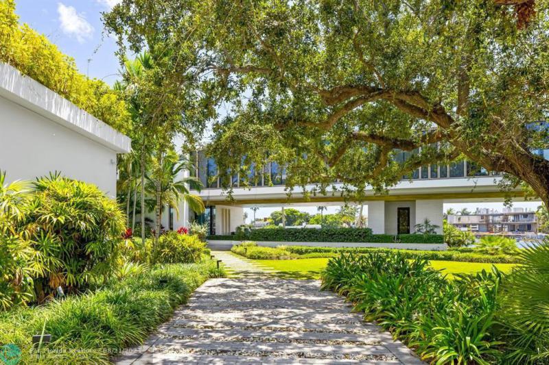  Single Family Homes Photo 6: 516 Mola Ave  Fort Lauderdale,  FL 33301