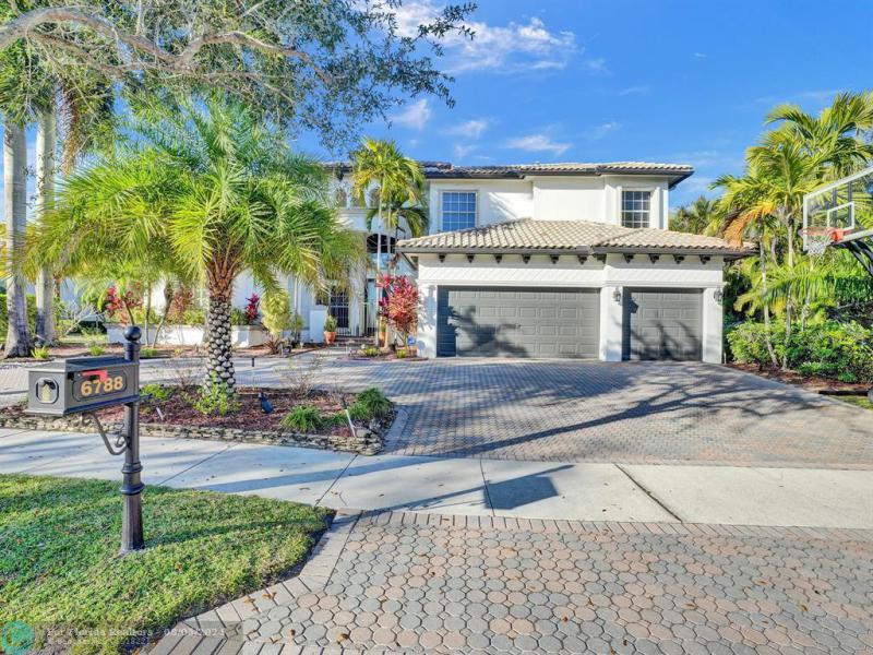  Single Family Homes Photo 2: 6788 NW 117th Ave  Parkland,  FL 33076