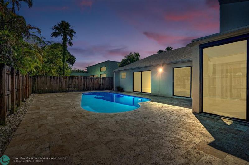  Single Family Homes Photo 11: 7471 NW 35th Ct  Lauderhill,  FL 33319