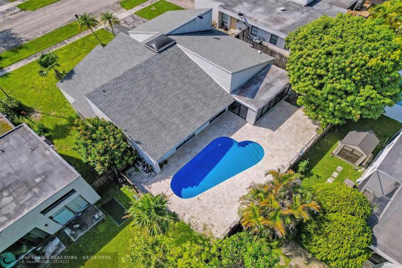  Single Family Homes Photo 19: 7471 NW 35th Ct  Lauderhill,  FL 33319