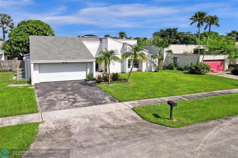  Single Family Homes Photo 22: 7471 NW 35th Ct  Lauderhill,  FL 33319