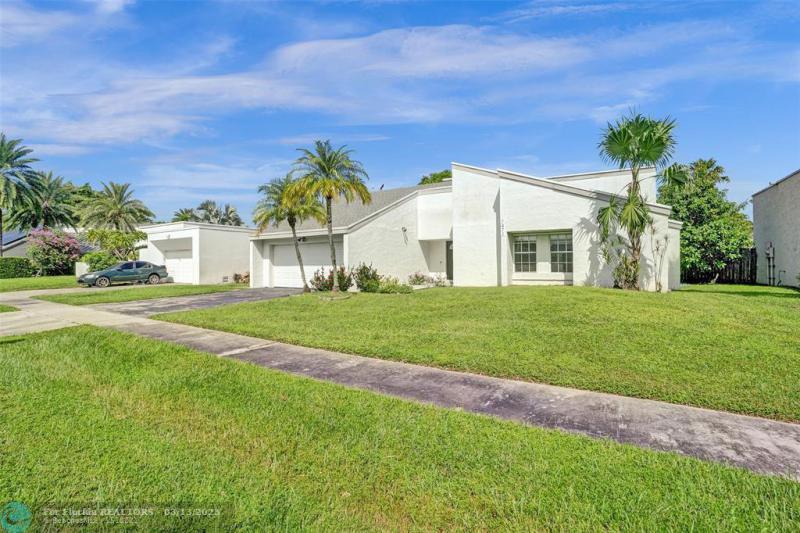  Single Family Homes Photo 25: 7471 NW 35th Ct  Lauderhill,  FL 33319