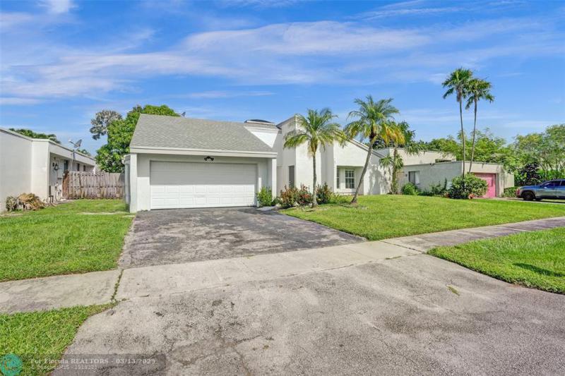  Single Family Homes Photo 29: 7471 NW 35th Ct  Lauderhill,  FL 33319