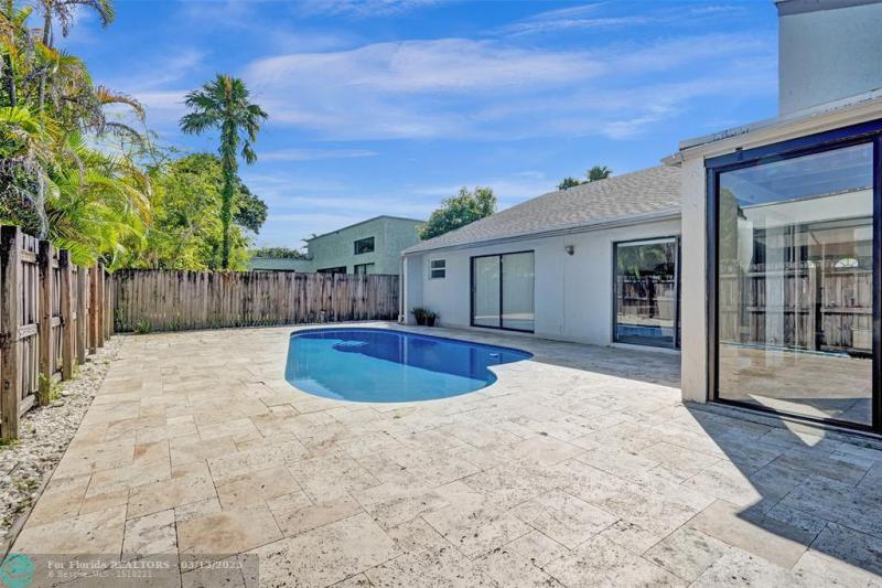  Single Family Homes Photo 32: 7471 NW 35th Ct  Lauderhill,  FL 33319