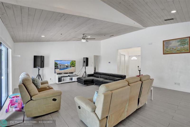  Single Family Homes Photo 39: 7471 NW 35th Ct  Lauderhill,  FL 33319