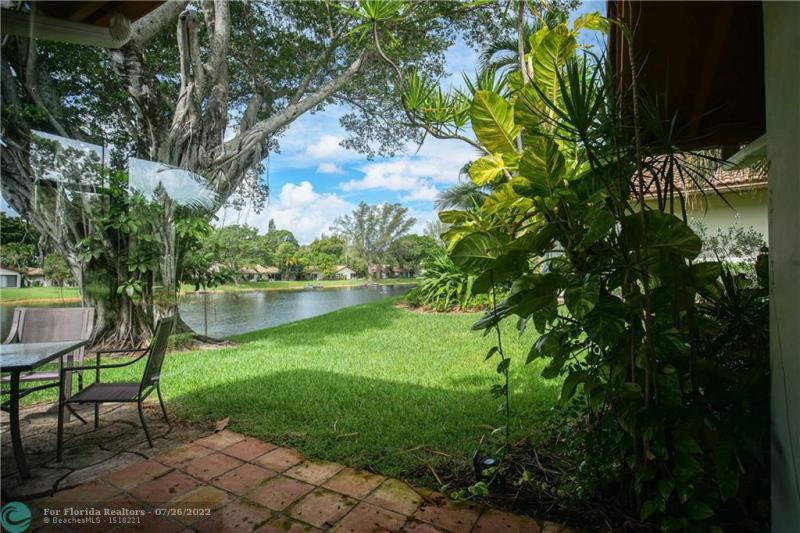  Condo & Townhome Photos