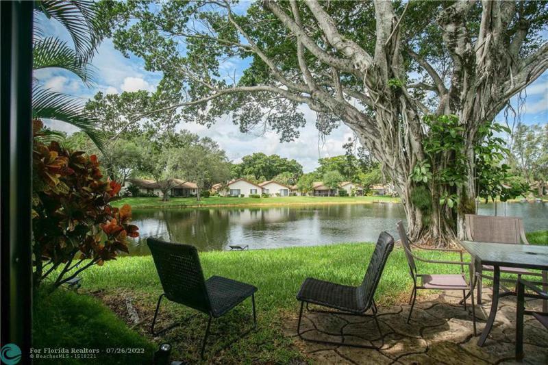  Condo & Townhome Photos