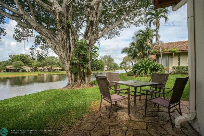  Condo & Townhome Photos