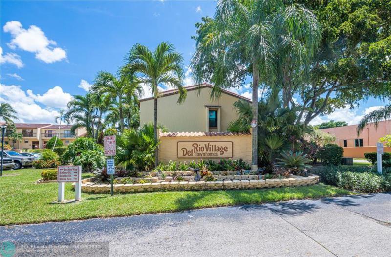  Condo & Townhome Photos