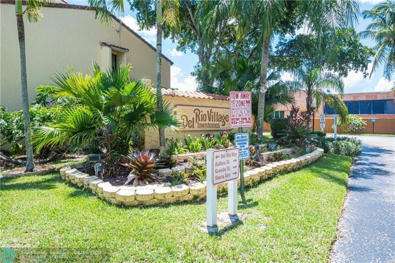  Condo & Townhome Photos