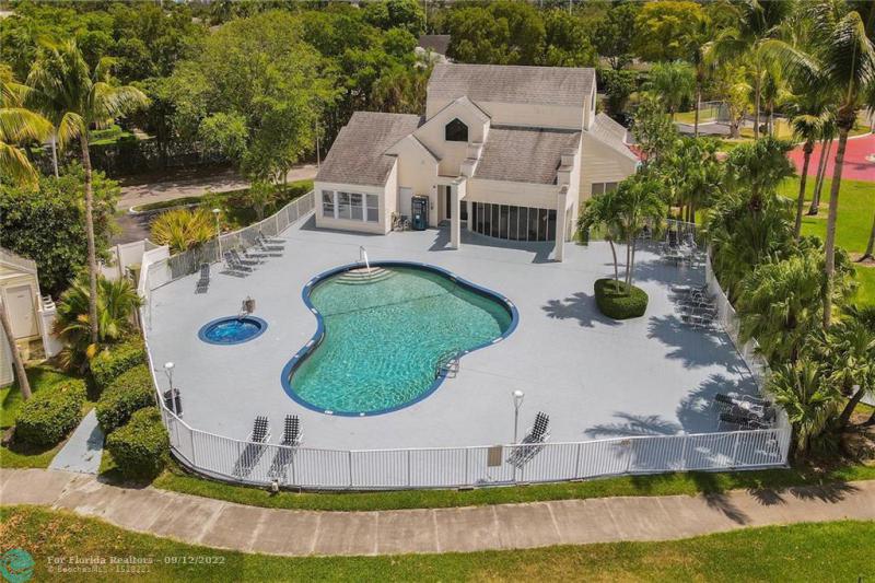  Condo & Townhome Photos