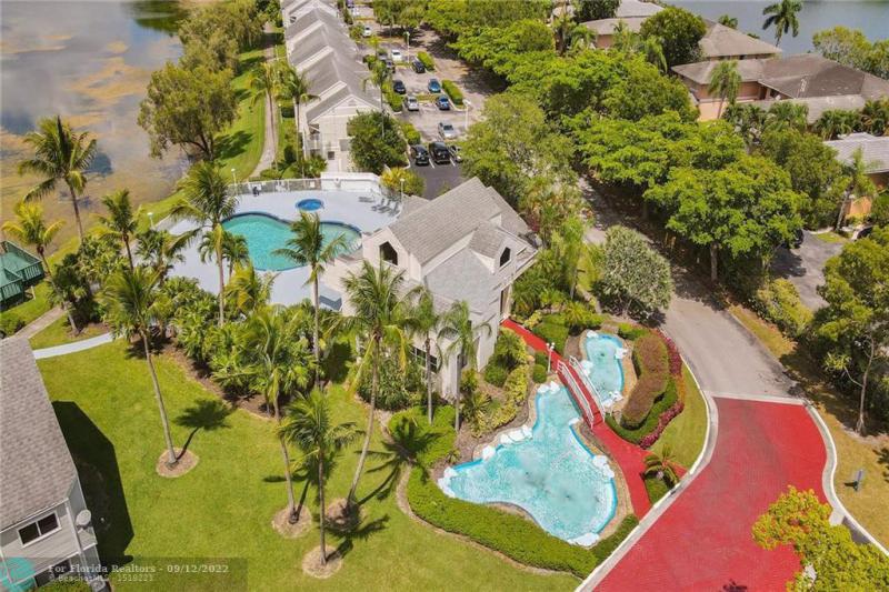  Condo & Townhome Photos