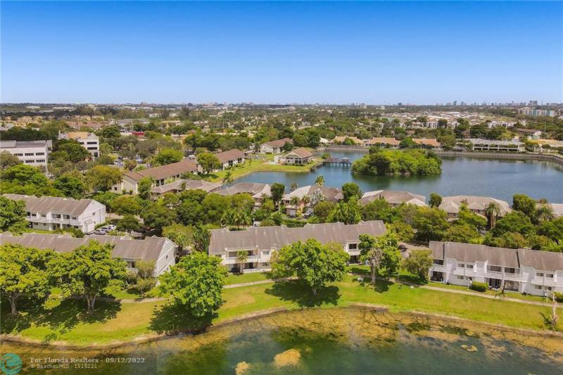  Condo & Townhome Photos