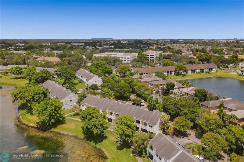  Condo & Townhome Photos