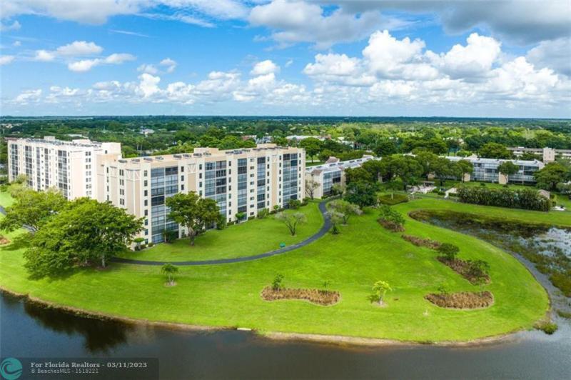  Condo & Townhome Photos