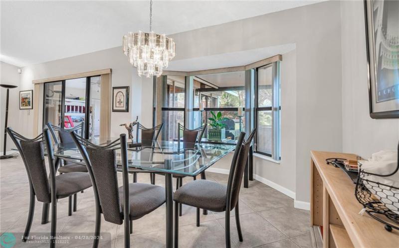  Single Family Homes Photo 11: 2441 Ginger Ave  Coconut Creek,  FL 33063