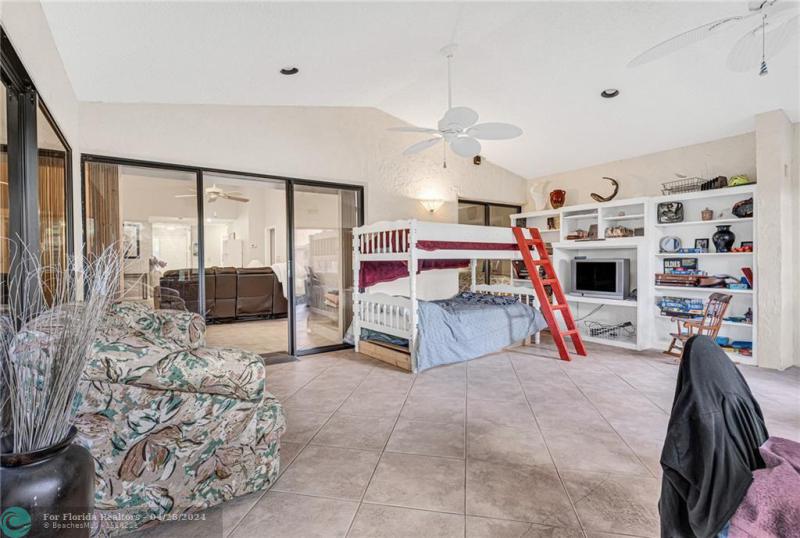  Single Family Homes Photo 20: 2441 Ginger Ave  Coconut Creek,  FL 33063