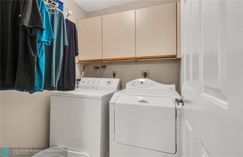  Single Family Homes Photo 22: 2441 Ginger Ave  Coconut Creek,  FL 33063