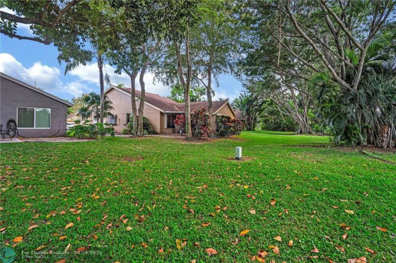  Single Family Homes Photo 27: 2441 Ginger Ave  Coconut Creek,  FL 33063