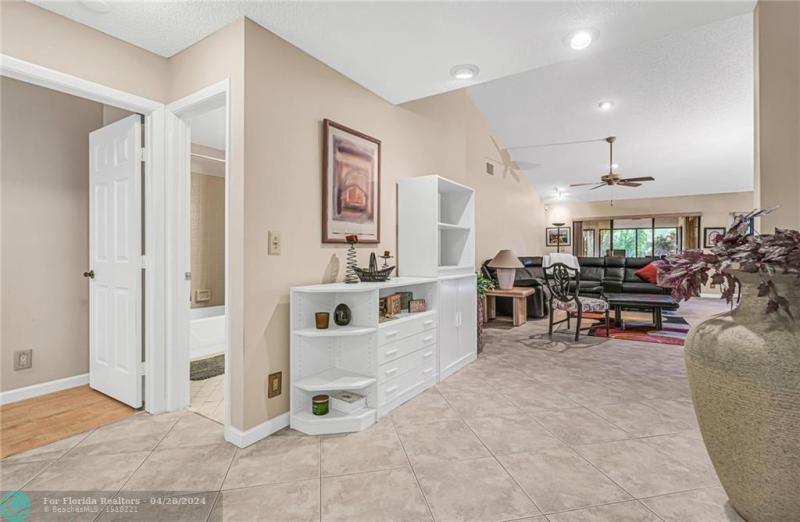  Single Family Homes Photo 6: 2441 Ginger Ave  Coconut Creek,  FL 33063