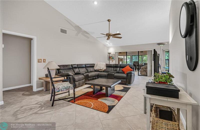  Single Family Homes Photo 7: 2441 Ginger Ave  Coconut Creek,  FL 33063