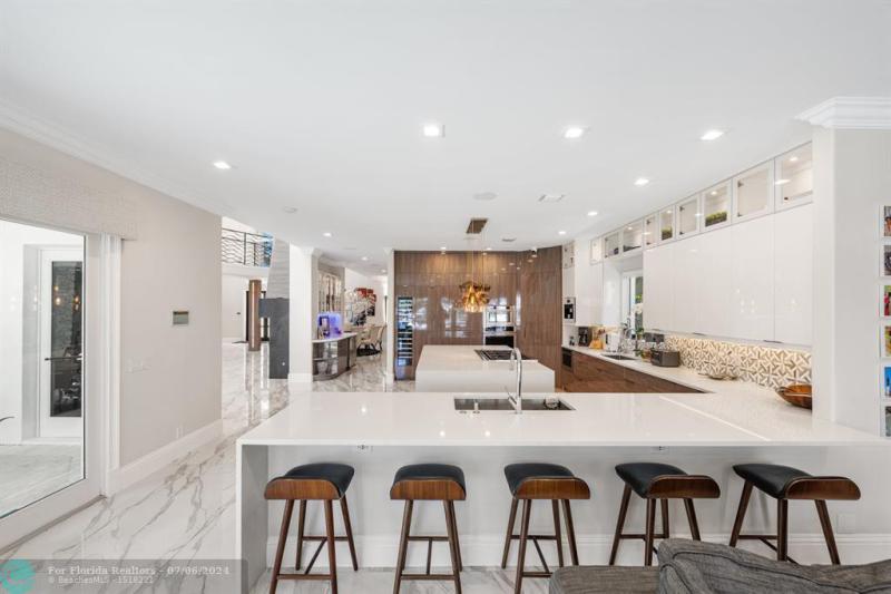  Single Family Homes Photo 19: 2307 N RIVERSIDE DR  Pompano Beach,  FL 33062