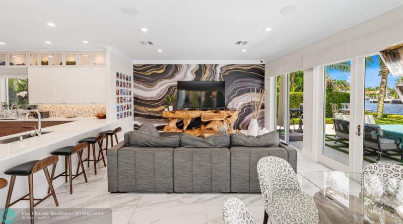  Single Family Homes Photo 23: 2307 N RIVERSIDE DR  Pompano Beach,  FL 33062