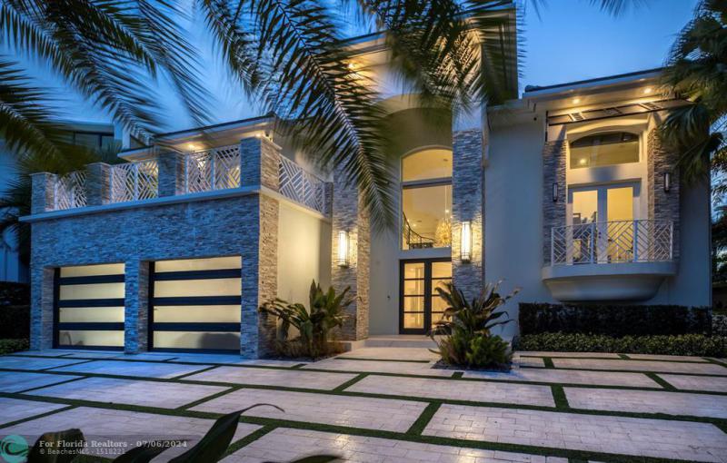  Single Family Homes Photo 3: 2307 N RIVERSIDE DR  Pompano Beach,  FL 33062