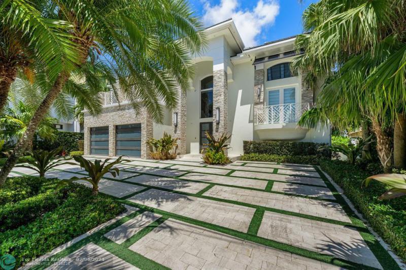  Single Family Homes Photo 4: 2307 N RIVERSIDE DR  Pompano Beach,  FL 33062