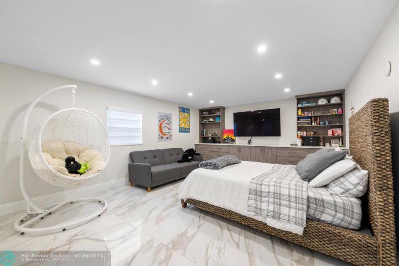  Single Family Homes Photo 40: 2307 N RIVERSIDE DR  Pompano Beach,  FL 33062