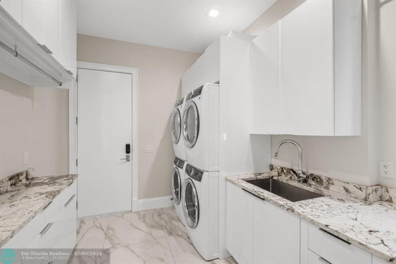  Single Family Homes Photo 42: 2307 N RIVERSIDE DR  Pompano Beach,  FL 33062