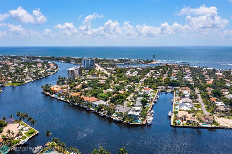  Single Family Homes Photo 45: 2307 N RIVERSIDE DR  Pompano Beach,  FL 33062