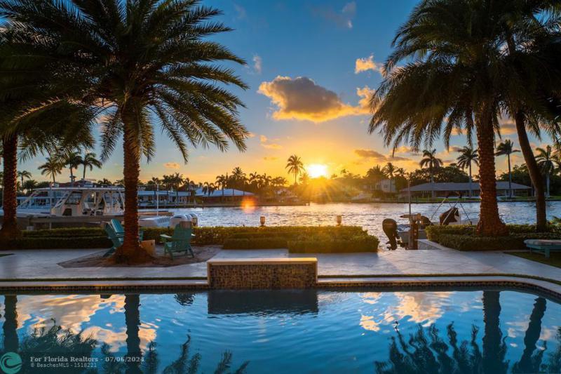  Single Family Homes Photo 8: 2307 N RIVERSIDE DR  Pompano Beach,  FL 33062