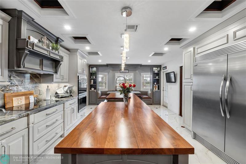  Single Family Homes Photo 16: 133 SW 121st Way  Coral Springs,  FL 33071