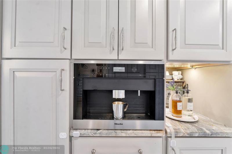  Single Family Homes Photo 21: 133 SW 121st Way  Coral Springs,  FL 33071