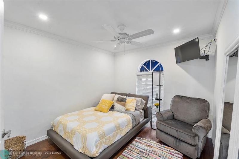  Single Family Homes Photo 30: 133 SW 121st Way  Coral Springs,  FL 33071