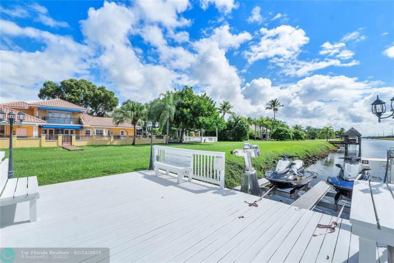  Single Family Homes Photo 38: 133 SW 121st Way  Coral Springs,  FL 33071