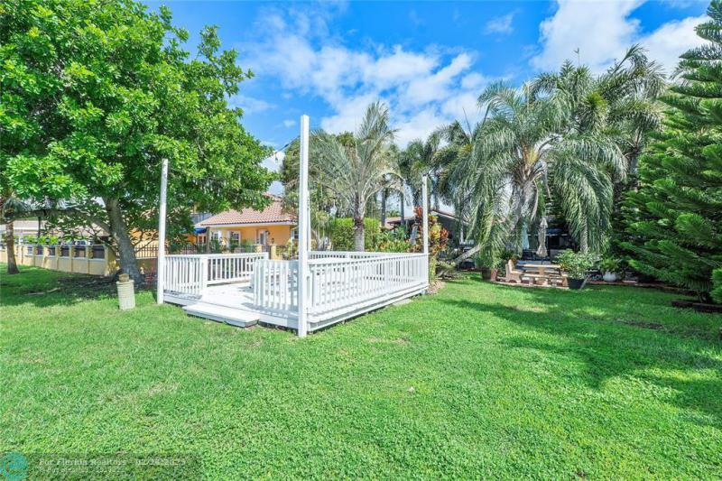  Single Family Homes Photo 39: 133 SW 121st Way  Coral Springs,  FL 33071